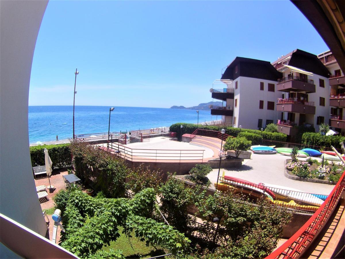 Sea Beach Taormina Apartment Letojanni Dış mekan fotoğraf