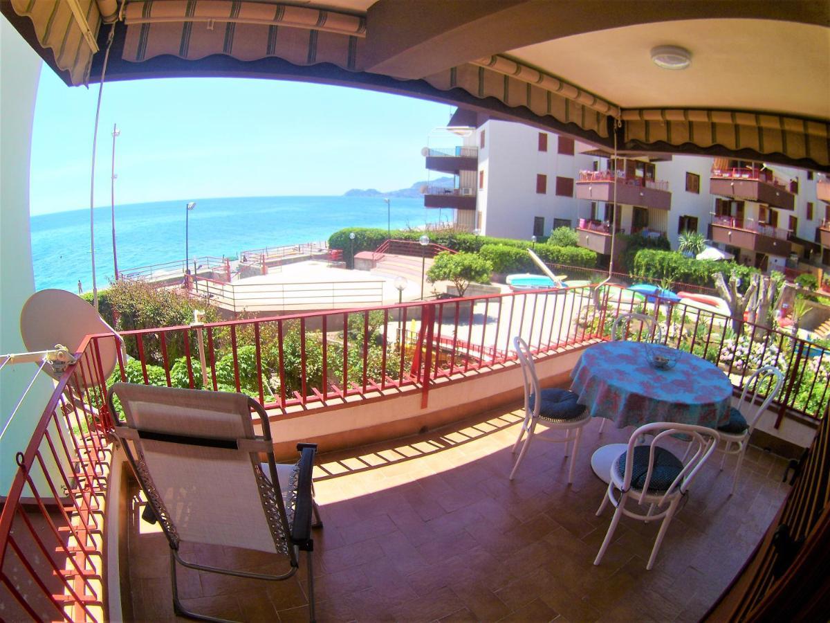 Sea Beach Taormina Apartment Letojanni Dış mekan fotoğraf
