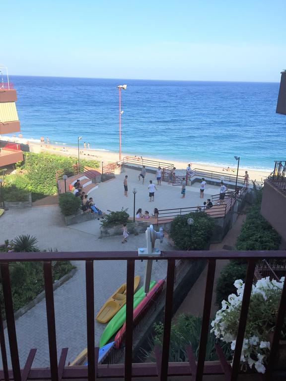 Sea Beach Taormina Apartment Letojanni Dış mekan fotoğraf