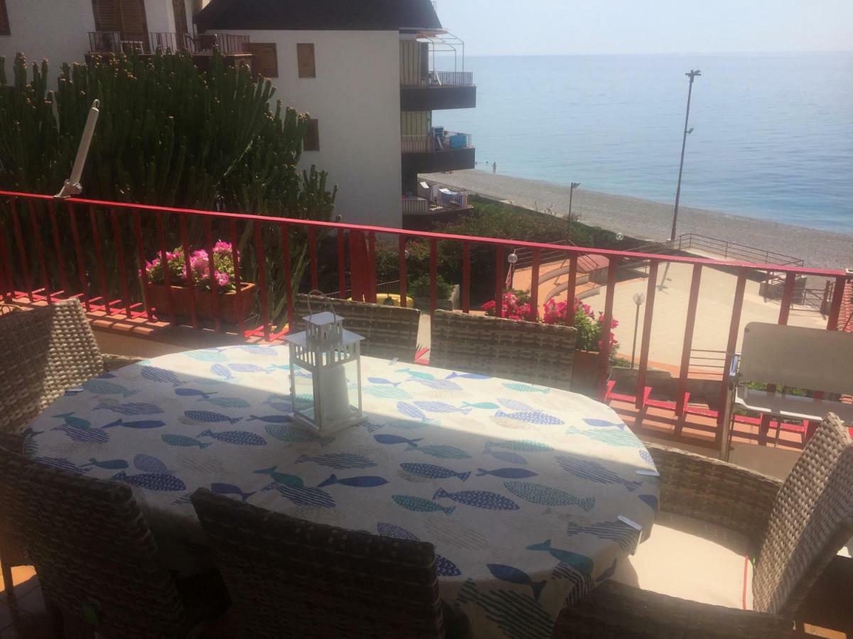 Sea Beach Taormina Apartment Letojanni Dış mekan fotoğraf